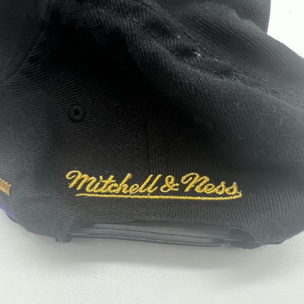 MITCHELL & NESS Lakers NBA Purple and Gold Fitted Flap Top Cap Unisex sz OS - Picture 4 of 9